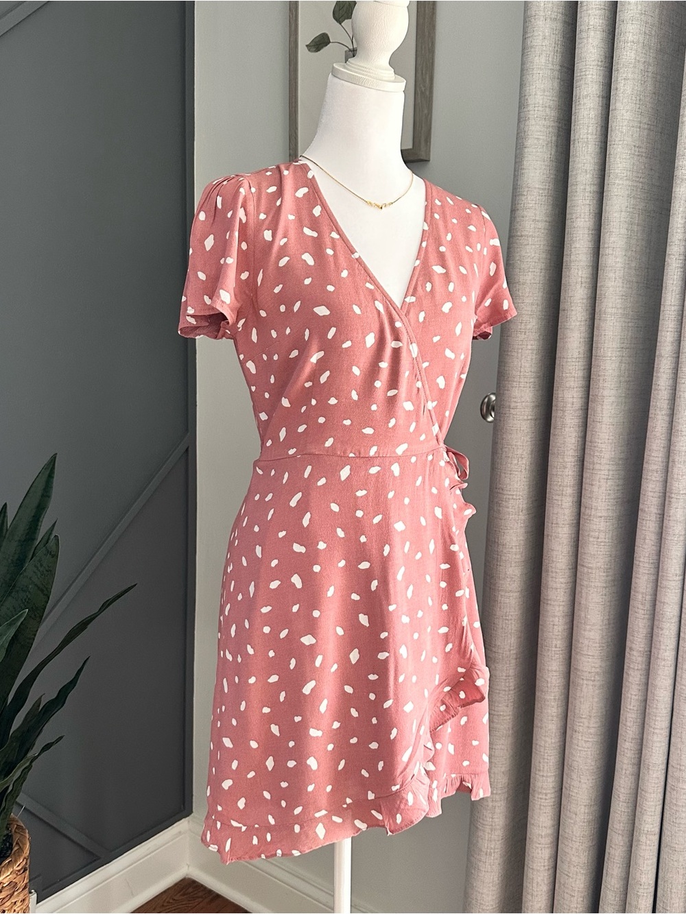 Abercrombie & Fitch Dusty Rose Wrap Dress with White Spot Pattern
